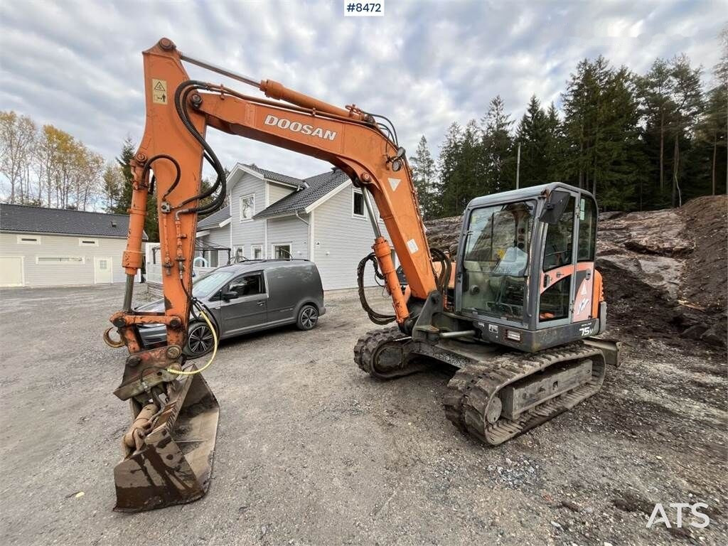 Crawler excavator Doosan Solar 75V, price - 9236940