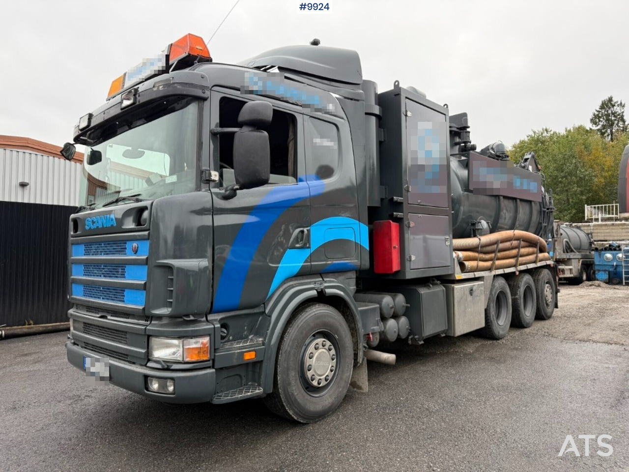 Dry vacuum loader Scania R114 8x4 - Vacuum truck: picture 3 Dry vacuum loader Scania R114 8x4 - Vacuum truck: picture 3