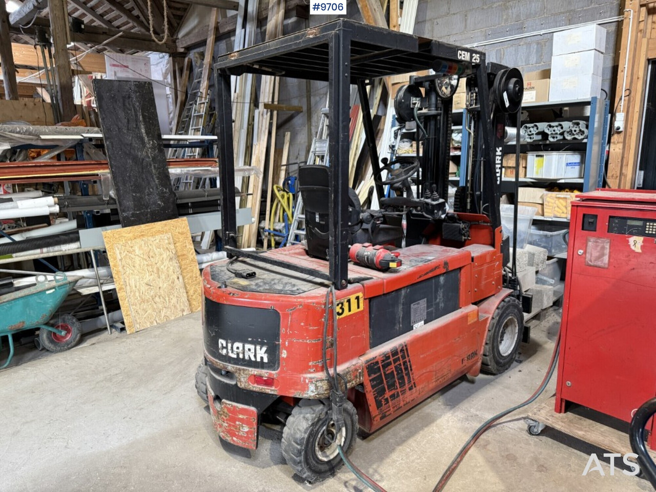Forklift Clark CEM 25 - Electric forklift: picture 4 Forklift Clark CEM 25 - Electric forklift: picture 4