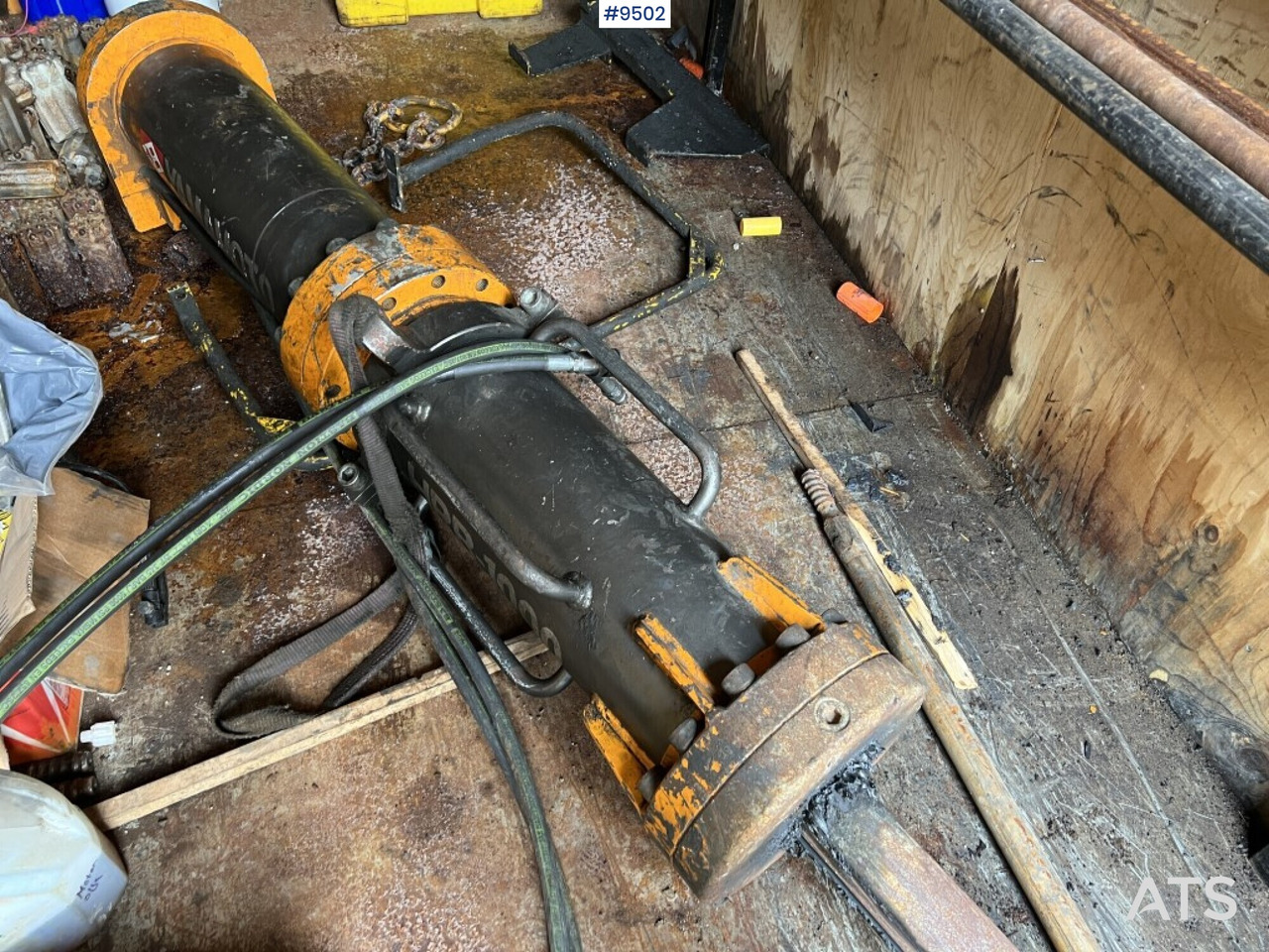 Hydraulic breaker HRB-1000 with extra breaker - Hydraulic hammer for Construction machinery: picture 2 Hydraulic breaker HRB-1000 with extra breaker - Hydraulic hammer for Construction machinery: picture 2