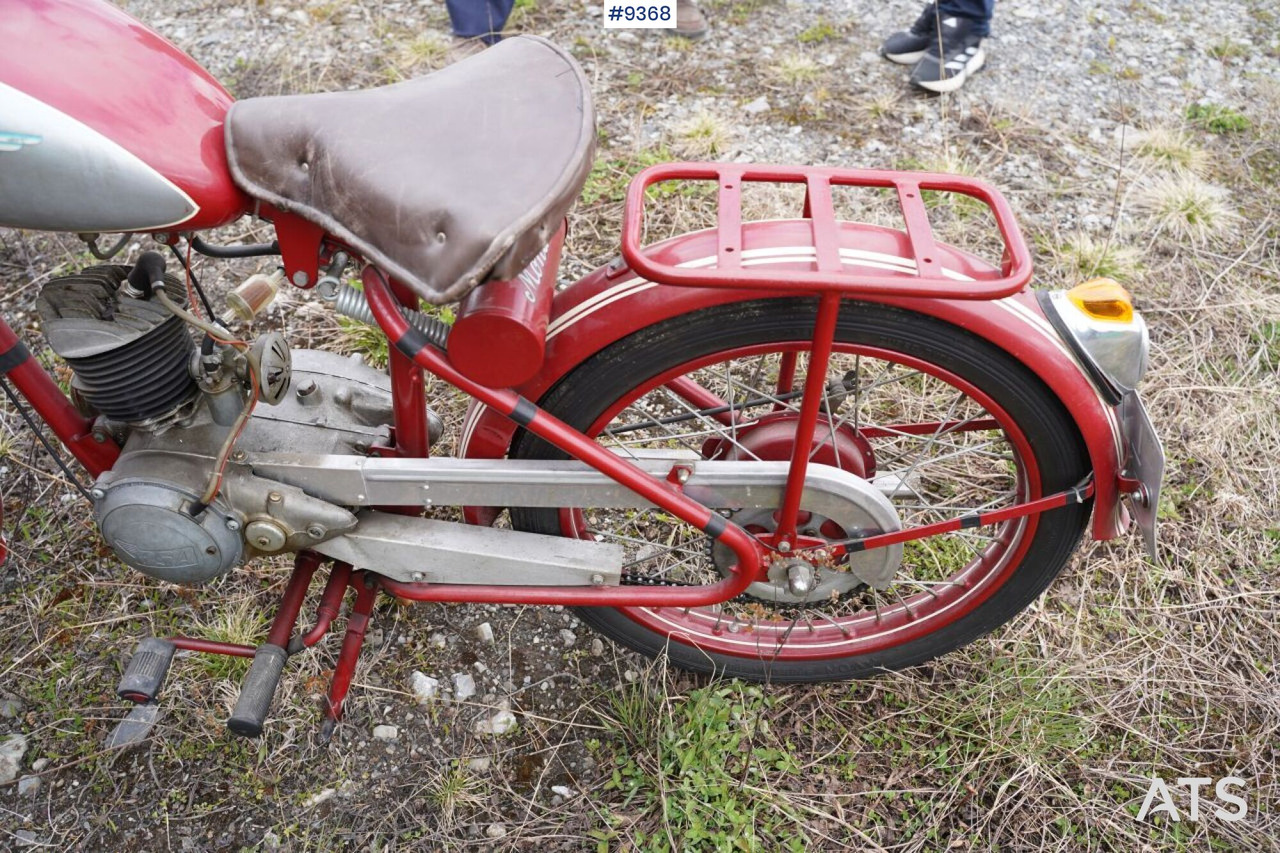 Monark Motorcycle 1952 - Motorcycle: picture 4 Monark Motorcycle 1952 - Motorcycle: picture 4