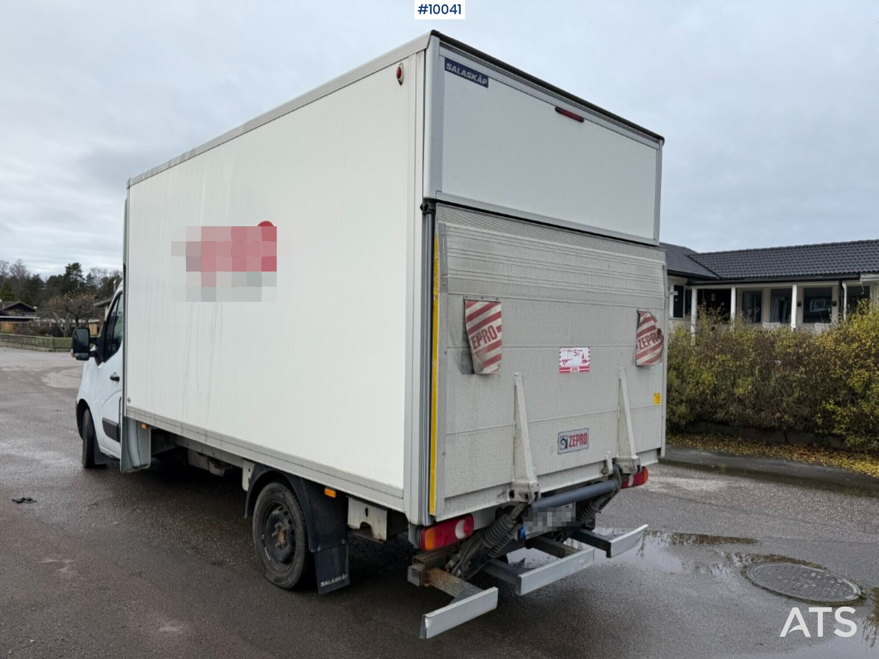 Nissan NV 400 with tail lift - Box van: picture 3 Nissan NV 400 with tail lift - Box van: picture 3