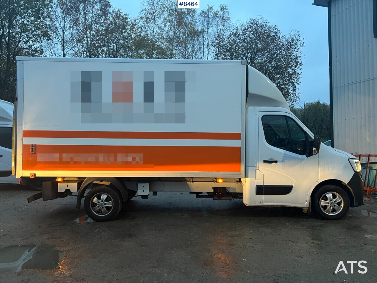 Renault master with tail lift - Box van: picture 2 Renault master with tail lift - Box van: picture 2