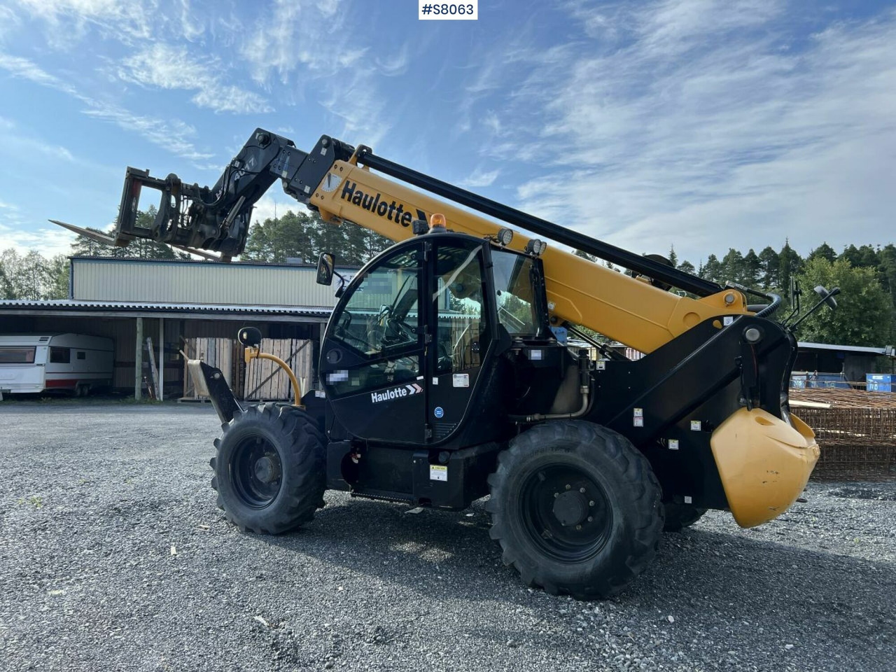 Teleskopic loader Haulotte HTL4017 with only 2619,7 hours - Telescopic handler: picture 1 Teleskopic loader Haulotte HTL4017 with only 2619,7 hours - Telescopic handler: picture 1