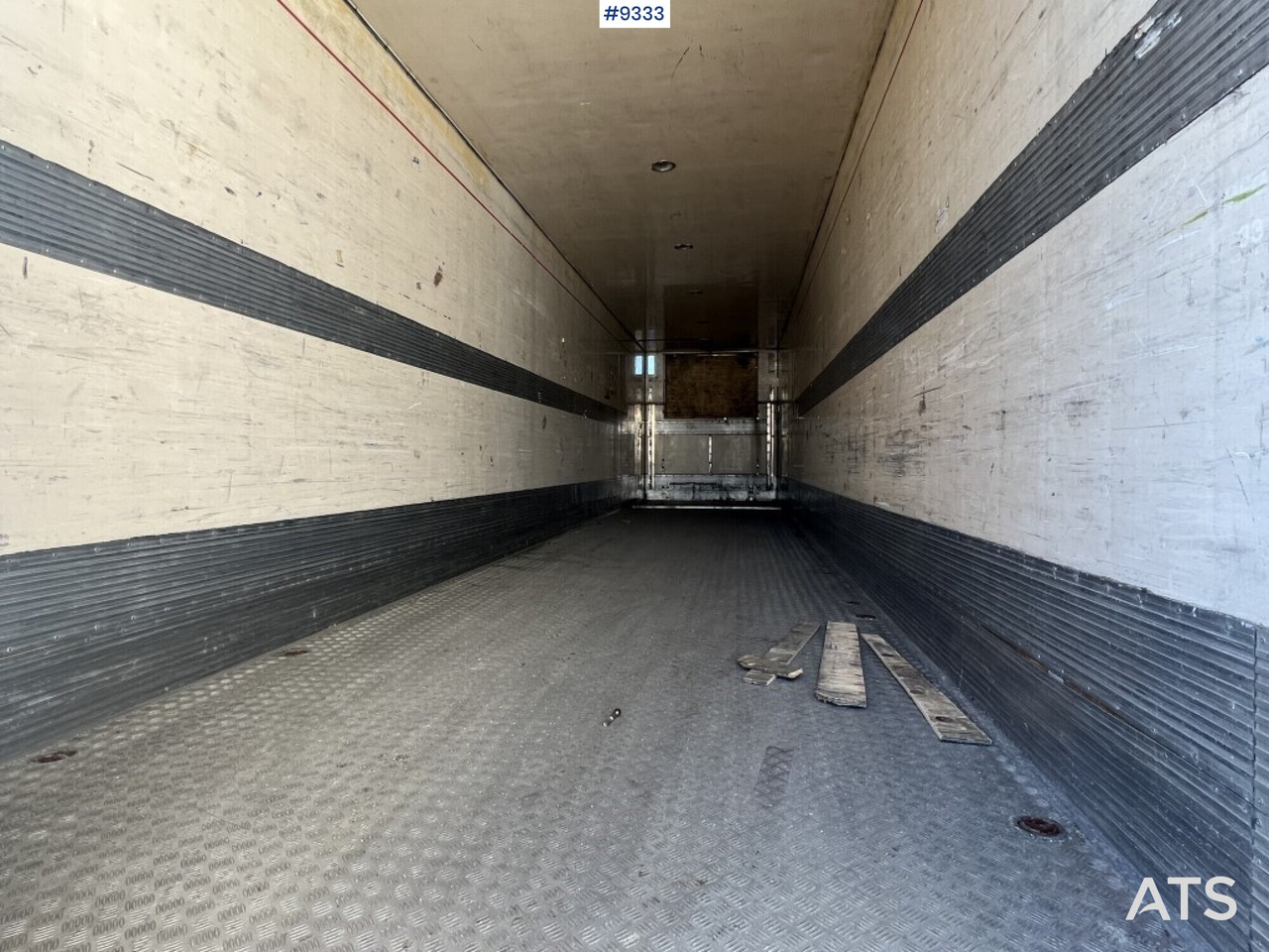 Trailer NOPA SL 240 - Closed box semi-trailer: picture 4 Trailer NOPA SL 240 - Closed box semi-trailer: picture 4