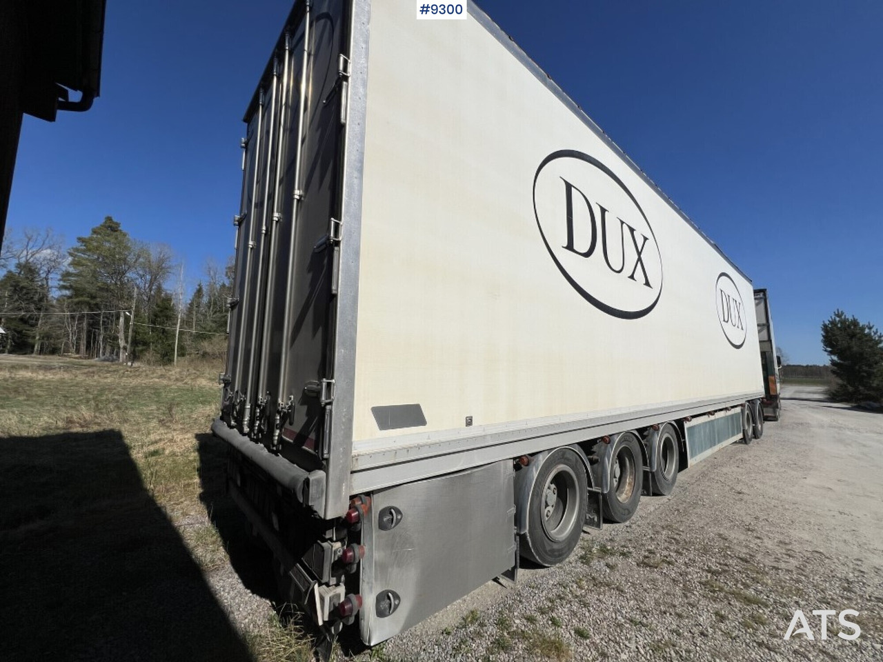 Trailer - NTM UTP-39L-5 - Closed box trailer: picture 3 Trailer - NTM UTP-39L-5 - Closed box trailer: picture 3