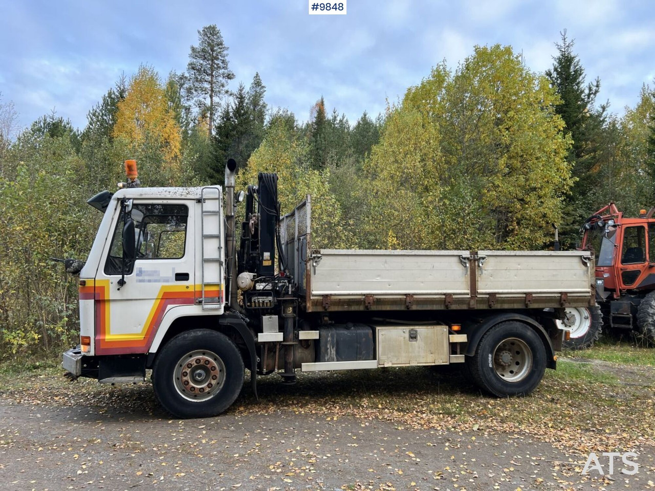 VOLVO FL7 4X2 Crane truck/Dump truck with Hiab071 crane - Tipper: picture 3 VOLVO FL7 4X2 Crane truck/Dump truck with Hiab071 crane - Tipper: picture 3