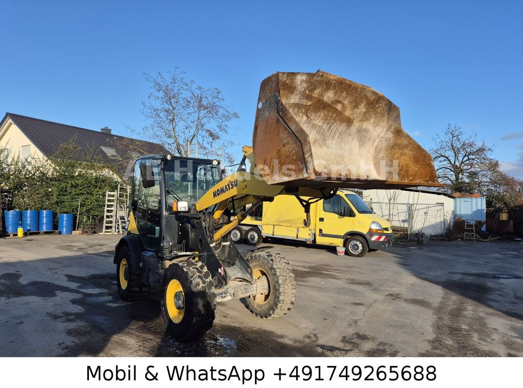 Komatsu WA70-7 *Schaufel-1,5m³/Gabel/Schnellwechsler Komatsu WA70-7 *Schaufel-1,5m³/Gabel/Schnellwechsler - Wheel loader: picture 2 Komatsu WA70-7 *Schaufel-1,5m³/Gabel/Schnellwechsler Komatsu WA70-7 *Schaufel-1,5m³/Gabel/Schnellwechsler - Wheel loader: picture 2