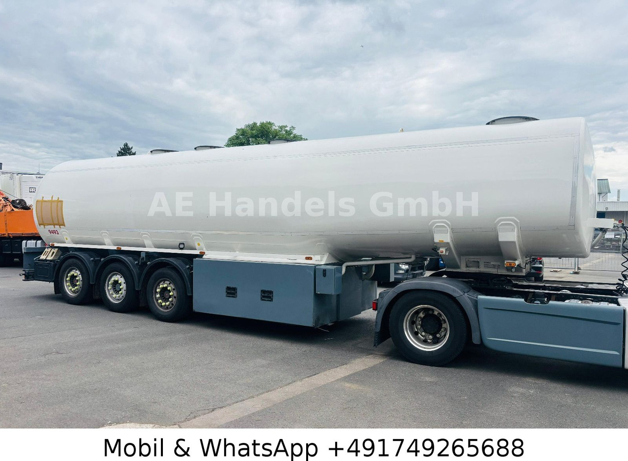 ROHR TAL-A-ZE 44,0 *44m³/ADR/4xKammer/4xDomdeckel - Tank semi-trailer: picture 2 ROHR TAL-A-ZE 44,0 *44m³/ADR/4xKammer/4xDomdeckel - Tank semi-trailer: picture 2