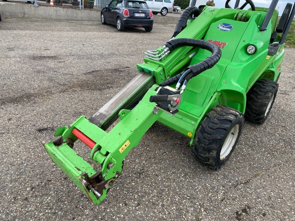 Compact loader Avant M 528 EIPTT /Certificat CE endommagée: picture 23 Compact loader Avant M 528 EIPTT /Certificat CE endommagée: picture 23