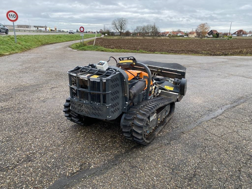 Energreen ENERGREEN ROBOGREEN EVO + HEAD 130 1er Main - Garden mower: picture 4 Energreen ENERGREEN ROBOGREEN EVO + HEAD 130 1er Main - Garden mower: picture 4
