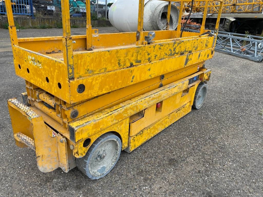 Scissor lift Haulotte Compact 8: picture 11