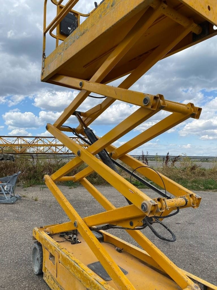 Scissor lift Haulotte Compact 8: picture 25