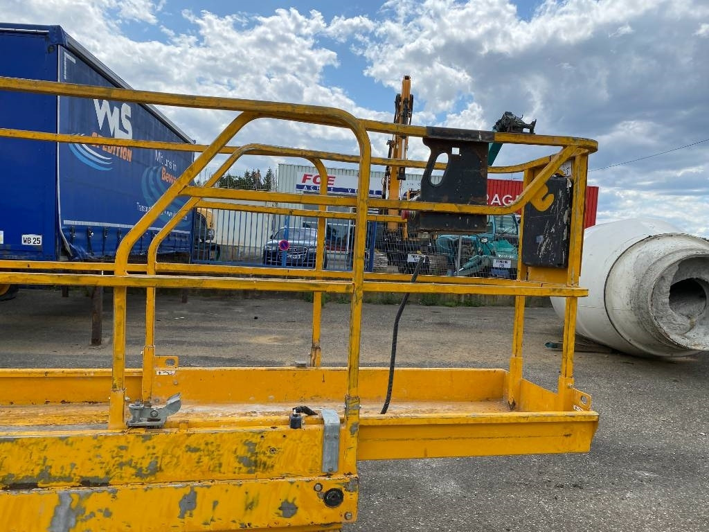 Scissor lift Haulotte Compact 8: picture 32