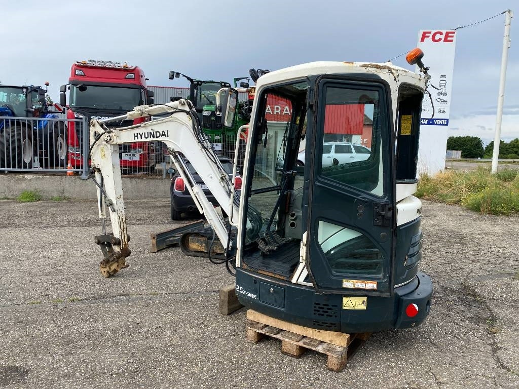 Mini excavator Hyundai ROBEX 25Z-9AK Certificat CE endommagée: picture 6
