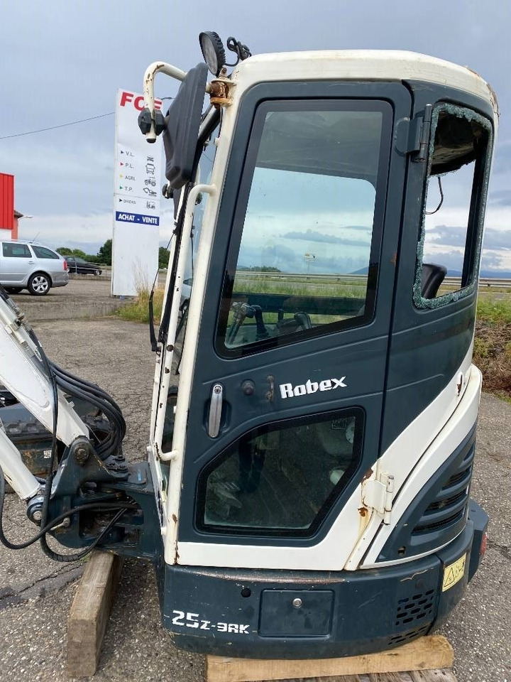 Mini excavator Hyundai ROBEX 25Z-9AK Certificat CE endommagée: picture 26