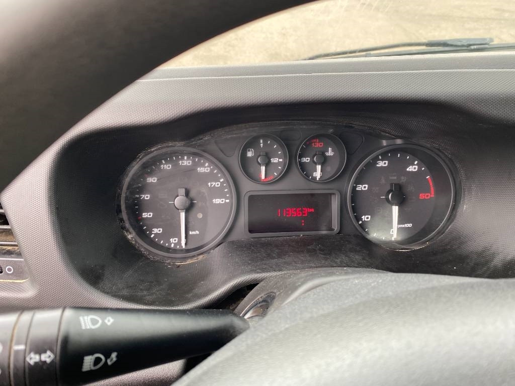 Tipper van, Combi van Iveco DAILY 35-140 C14 2.3D/140 / JPM VULCAIN endommagé: picture 9 Tipper van, Combi van Iveco DAILY 35-140 C14 2.3D/140 / JPM VULCAIN endommagé: picture 9