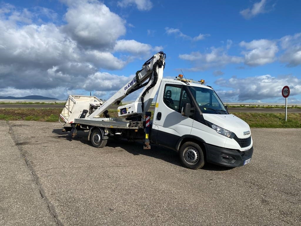 Iveco DAILY 35-140S / 2.3 Multijet 136-OIL&STEEL - Truck mounted aerial platform: picture 4 Iveco DAILY 35-140S / 2.3 Multijet 136-OIL&STEEL - Truck mounted aerial platform: picture 4