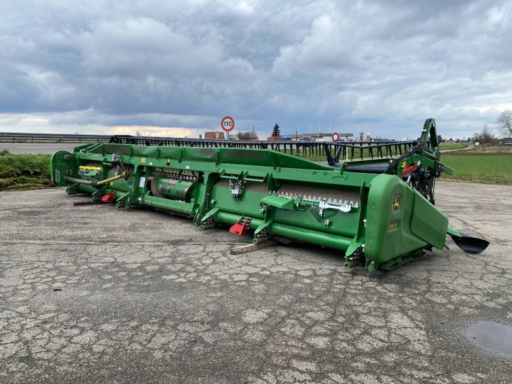 John Deere 730 X Origine Françaises endommagée - Harvester attachment: picture 4 John Deere 730 X Origine Françaises endommagée - Harvester attachment: picture 4