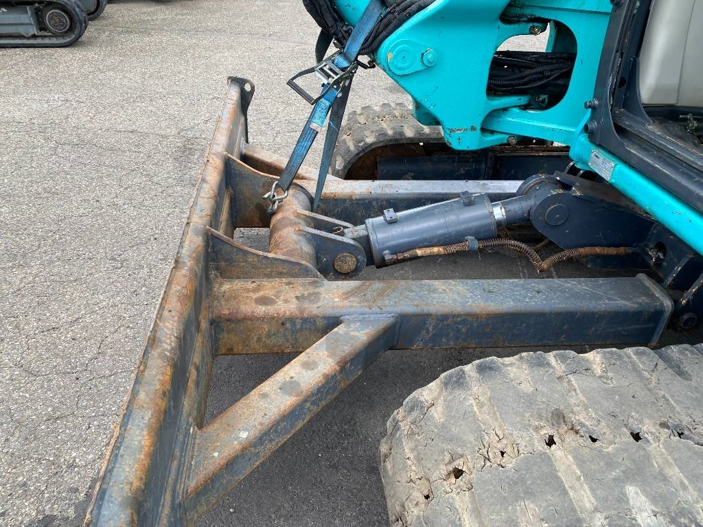 Mini excavator Kobelco SK85 MSR-3E / Certificat CE endommagée: picture 20