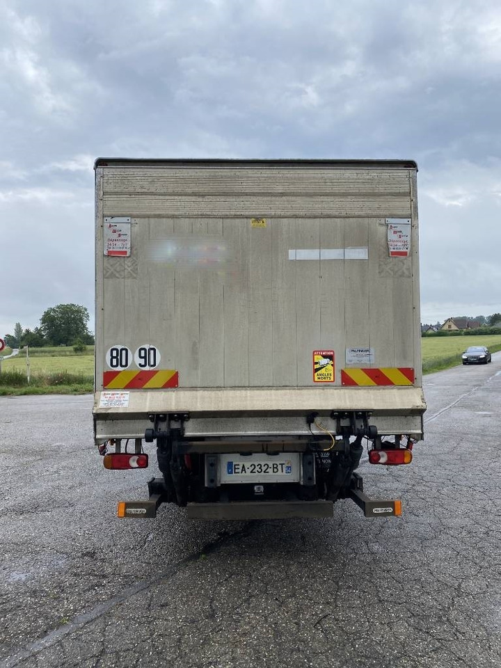 Renault D12/240 Narrow -LIDERKIT 343 endommagé - Box truck: picture 5 Renault D12/240 Narrow -LIDERKIT 343 endommagé - Box truck: picture 5