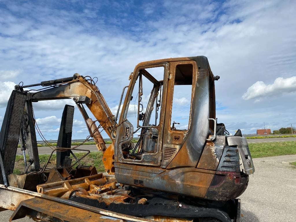 Takeuchi TB 250 + Brise roche et Godets endommagée - Mini excavator: picture 3 Takeuchi TB 250 + Brise roche et Godets endommagée - Mini excavator: picture 3