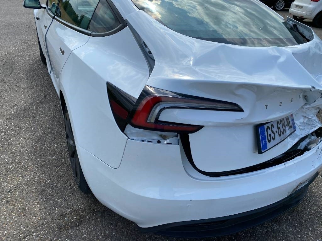 Car Tesla MODEL 3 5YJ3 Carte Grise Française endommagée: picture 11