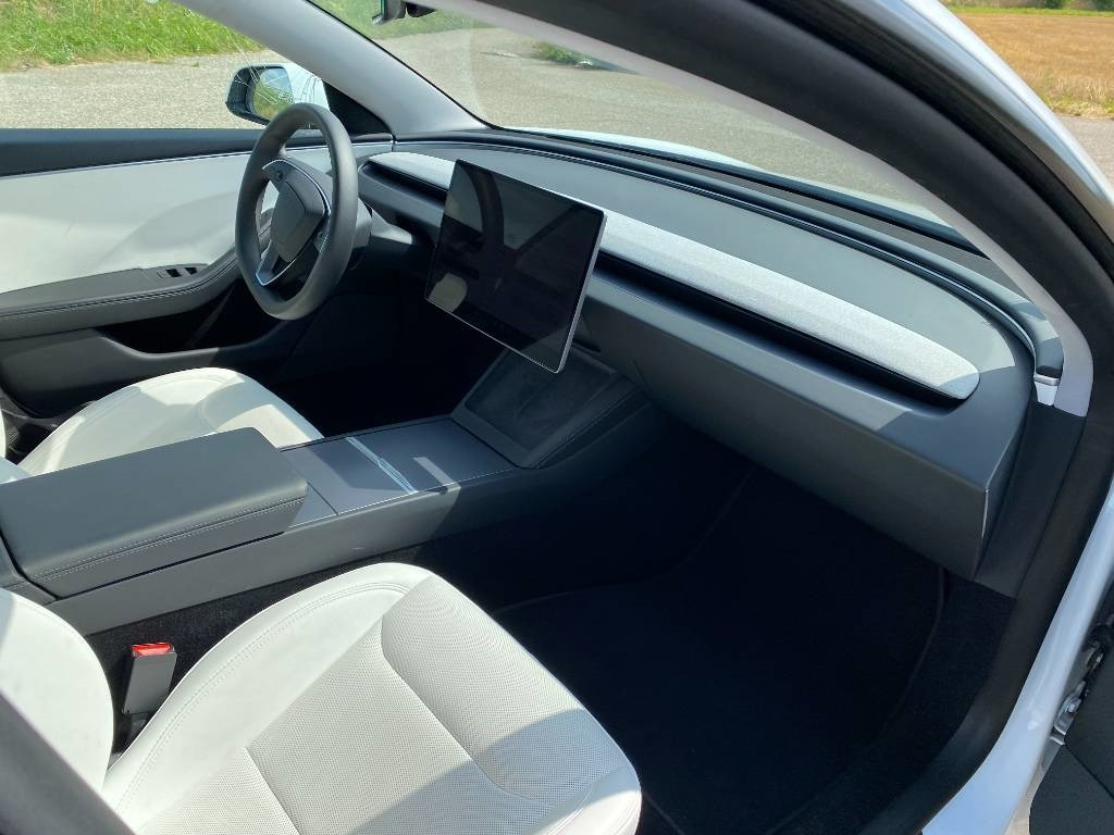Car Tesla MODEL 3 5YJ3 Carte Grise Française endommagée: picture 15