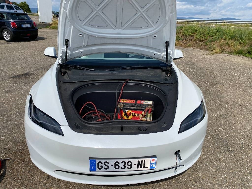 Car Tesla MODEL 3 5YJ3 Carte Grise Française endommagée: picture 19