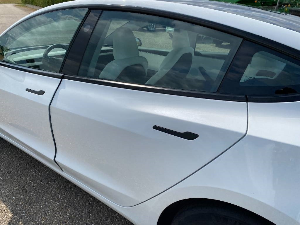Car Tesla MODEL 3 5YJ3 Carte Grise Française endommagée: picture 28