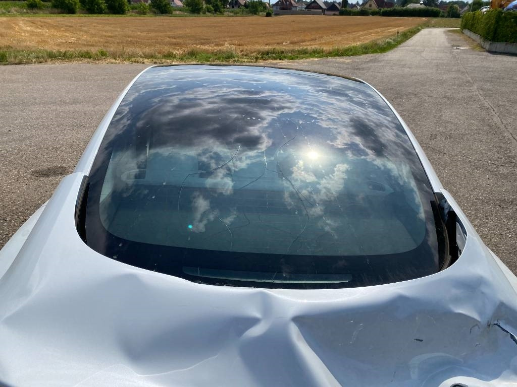 Car Tesla MODEL 3 5YJ3 Carte Grise Française endommagée: picture 35