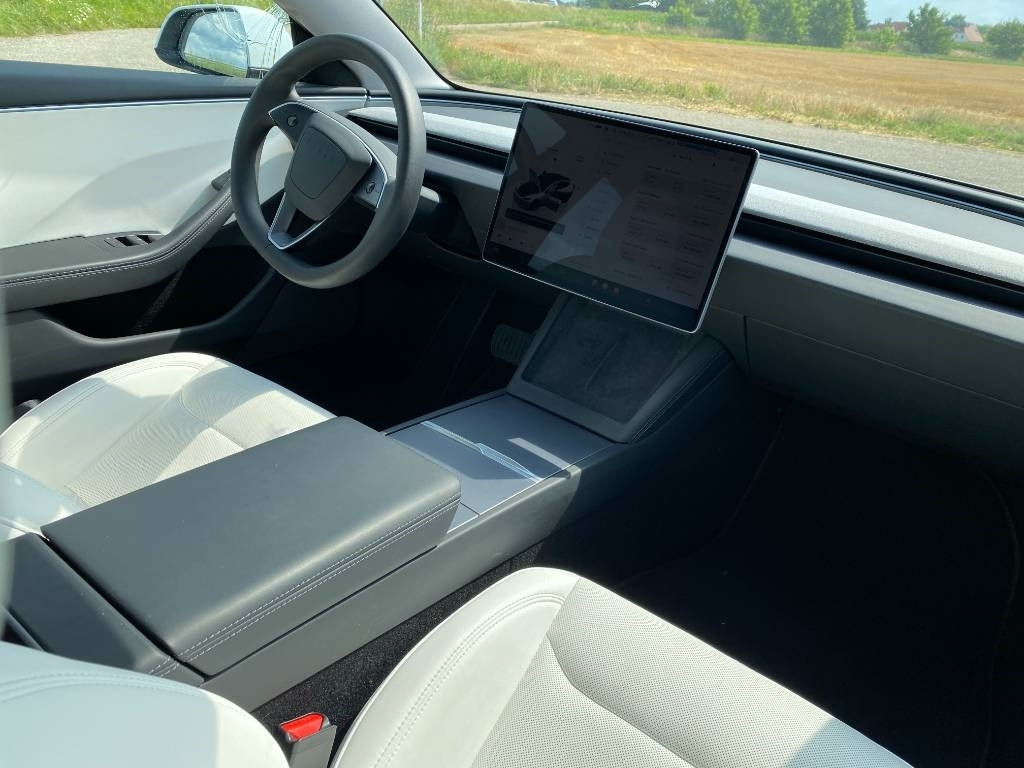 Car Tesla MODEL 3 5YJ3 Carte Grise Française endommagée: picture 44