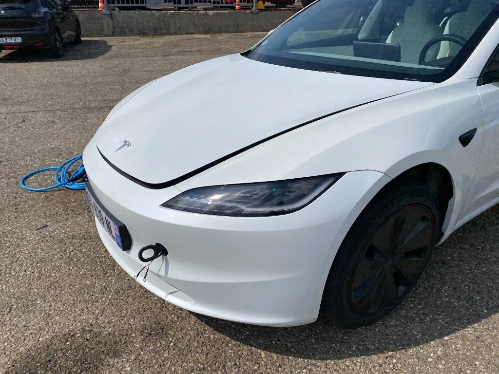 Car Tesla MODEL 3 5YJ3 Carte Grise Française endommagée: picture 20