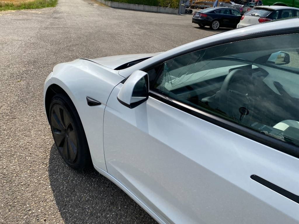 Car Tesla MODEL 3 5YJ3 Carte Grise Française endommagée: picture 25