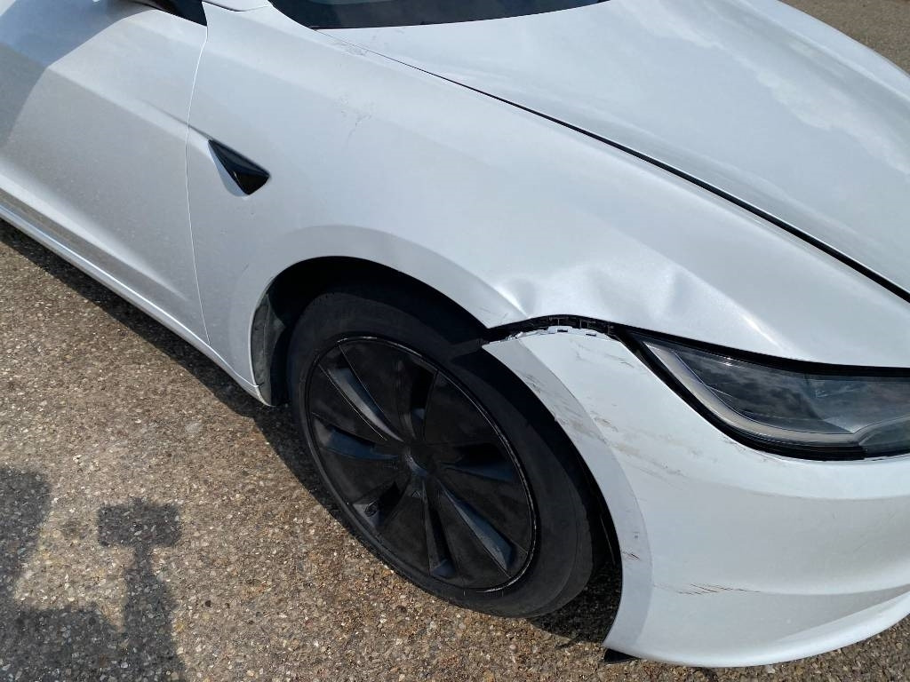 Car Tesla MODEL 3 5YJ3 Carte Grise Française endommagée: picture 50