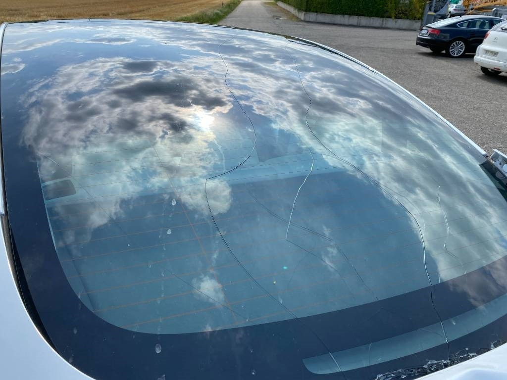Car Tesla MODEL 3 5YJ3 Carte Grise Française endommagée: picture 12