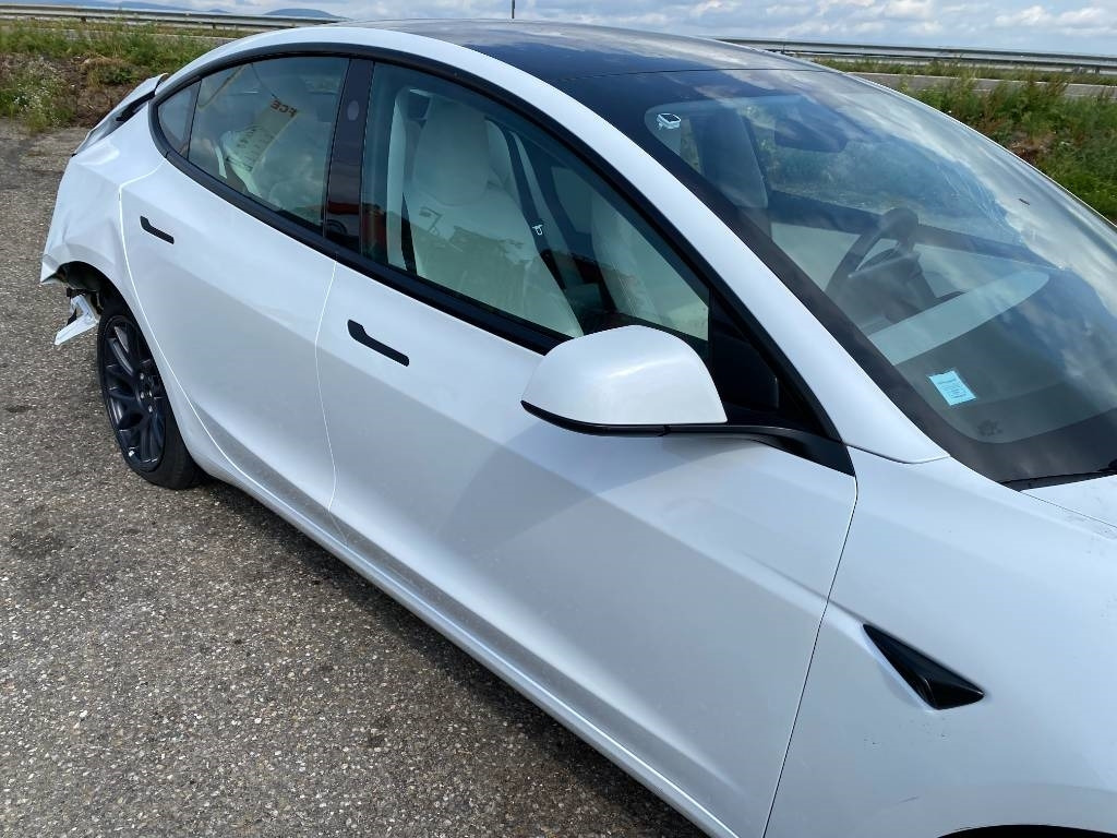 Car Tesla MODEL 3 5YJ3 Carte Grise Française endommagée: picture 47