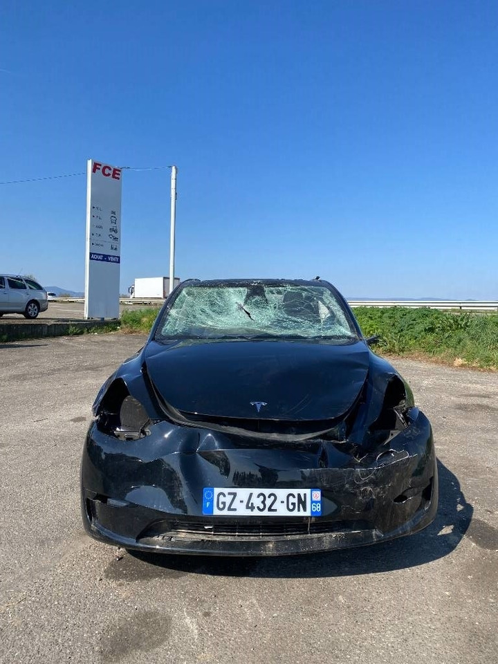 Tesla Model Y RWD/Origine Française endommagée - Sedan: picture 2 Tesla Model Y RWD/Origine Française endommagée - Sedan: picture 2