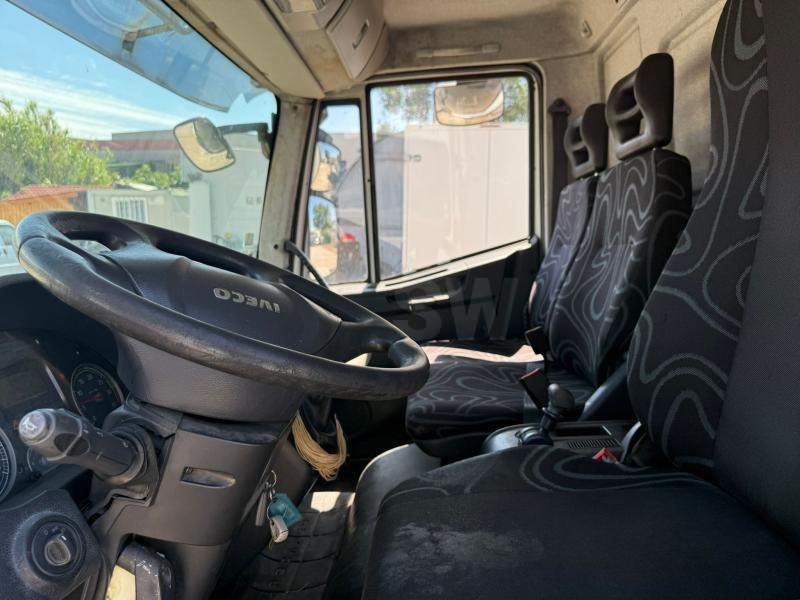 Iveco 120E22 CAISSE FRIGO HAYON - Refrigerator truck: picture 4 Iveco 120E22 CAISSE FRIGO HAYON - Refrigerator truck: picture 4