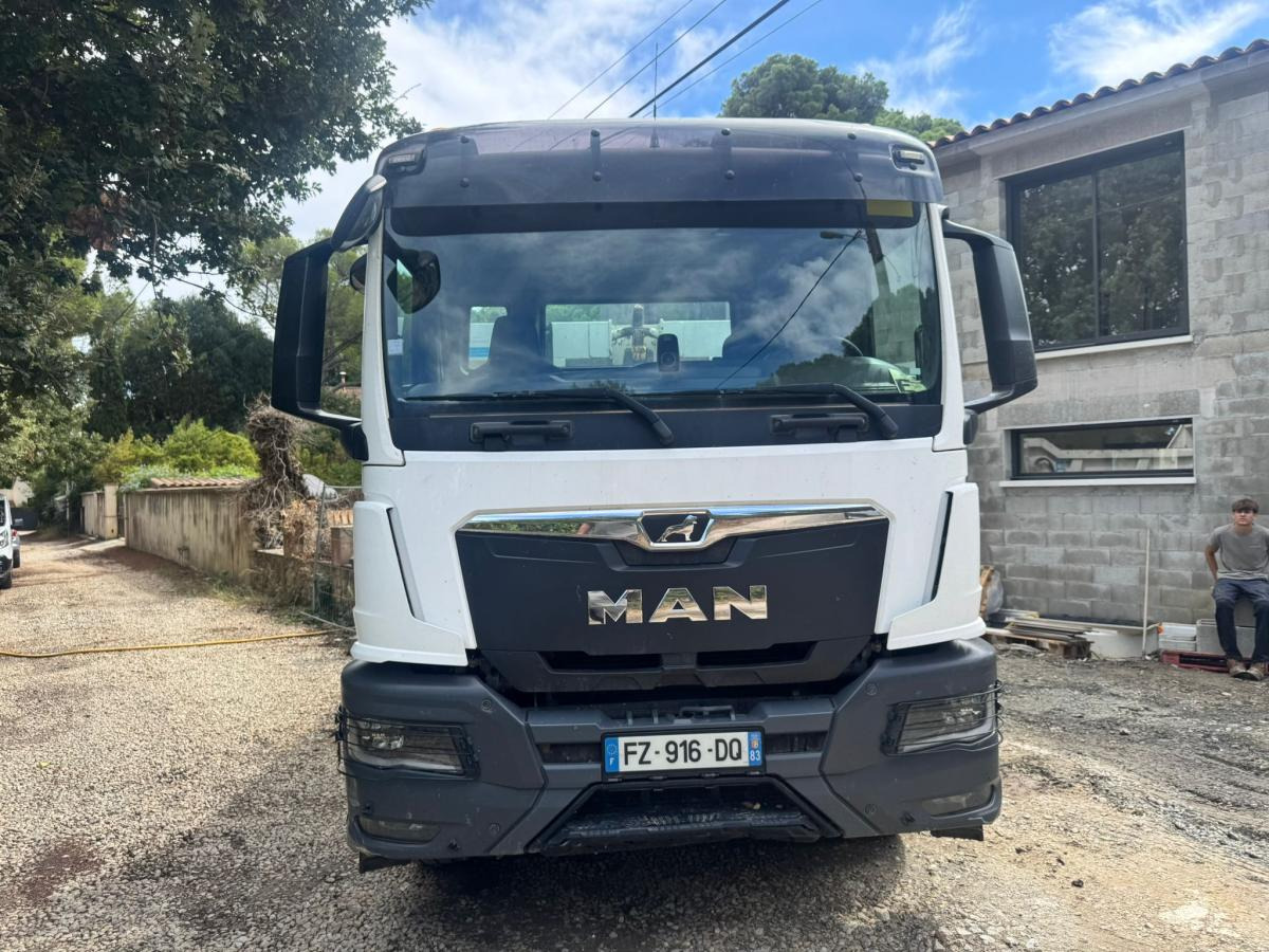MAN TGS. 4X4 - Hook lift truck: picture 2 MAN TGS. 4X4 - Hook lift truck: picture 2