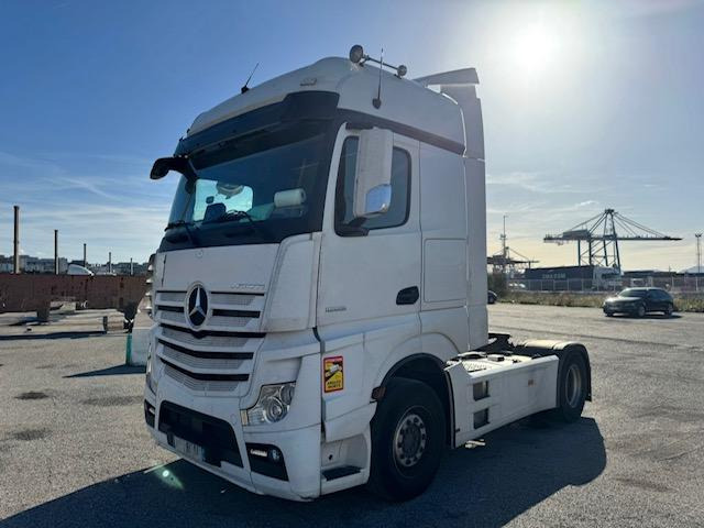 Mercedes ACTROS 1853 RETARDER - Tractor unit: picture 1 Mercedes ACTROS 1853 RETARDER - Tractor unit: picture 1