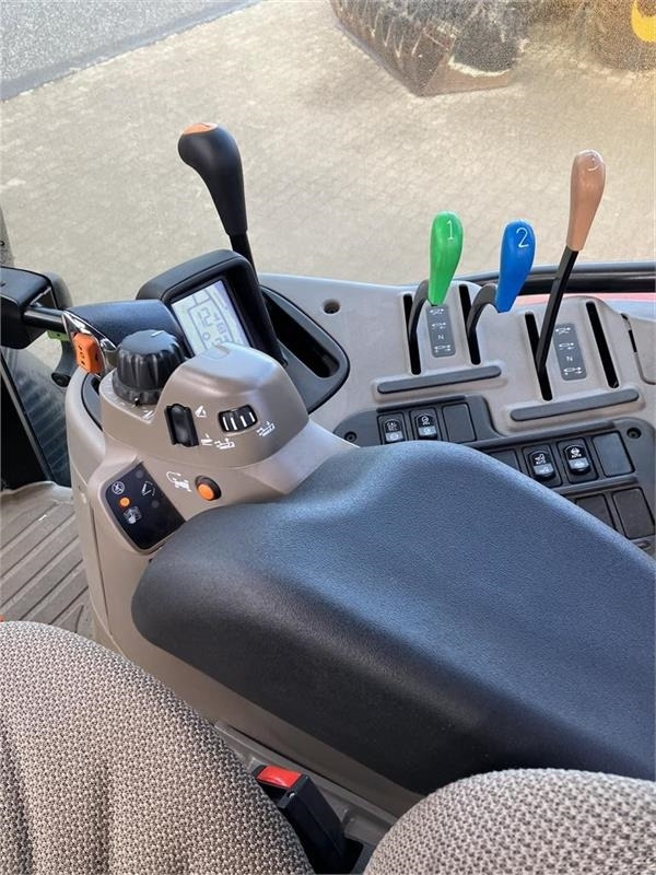 Case IH Maxxum 125 - Farm tractor: picture 5 Case IH Maxxum 125 - Farm tractor: picture 5