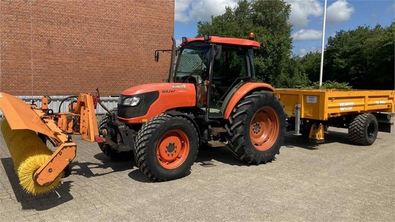 Kubota M8540N - Farm tractor: picture 2 Kubota M8540N - Farm tractor: picture 2