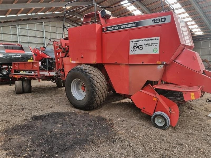 Massey Ferguson >190 bigpallepresser Parkland Ballevogn - Square baler: picture 1 Massey Ferguson >190 bigpallepresser Parkland Ballevogn - Square baler: picture 1
