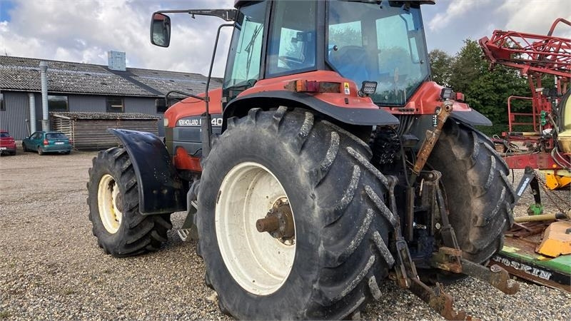 New Holland G 240 SS - Farm tractor: picture 3 New Holland G 240 SS - Farm tractor: picture 3