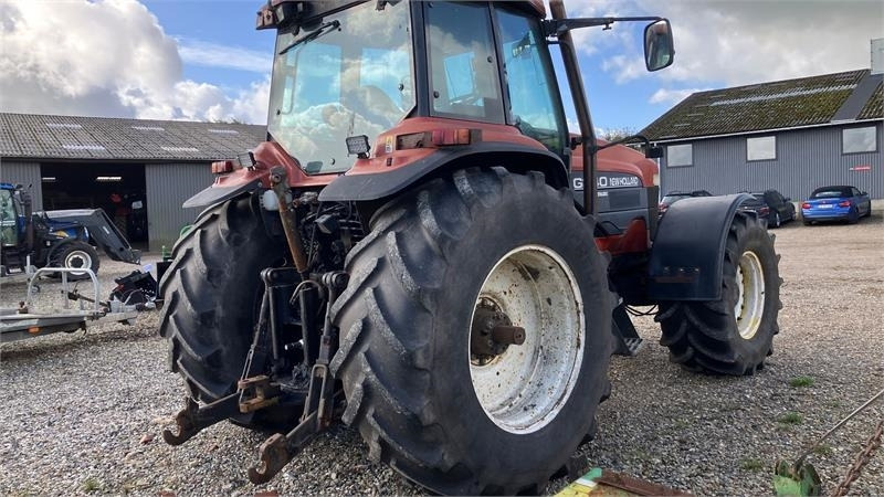 New Holland G 240 SS - Farm tractor: picture 4 New Holland G 240 SS - Farm tractor: picture 4