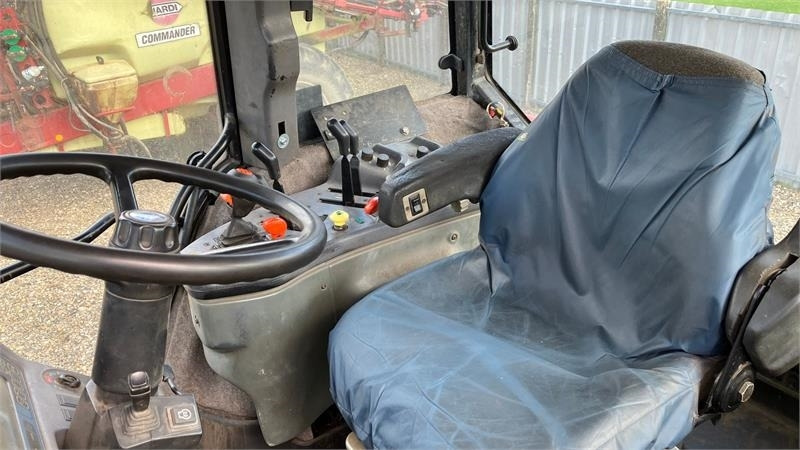 New Holland G 240 SS - Farm tractor: picture 5 New Holland G 240 SS - Farm tractor: picture 5