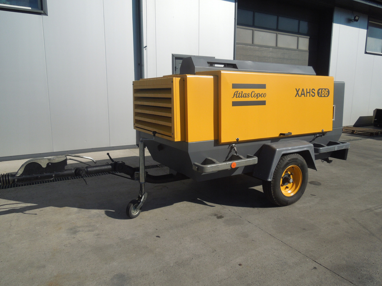 ATLAS COPCO XAHS186 - Air compressor: picture 1 ATLAS COPCO XAHS186 - Air compressor: picture 1