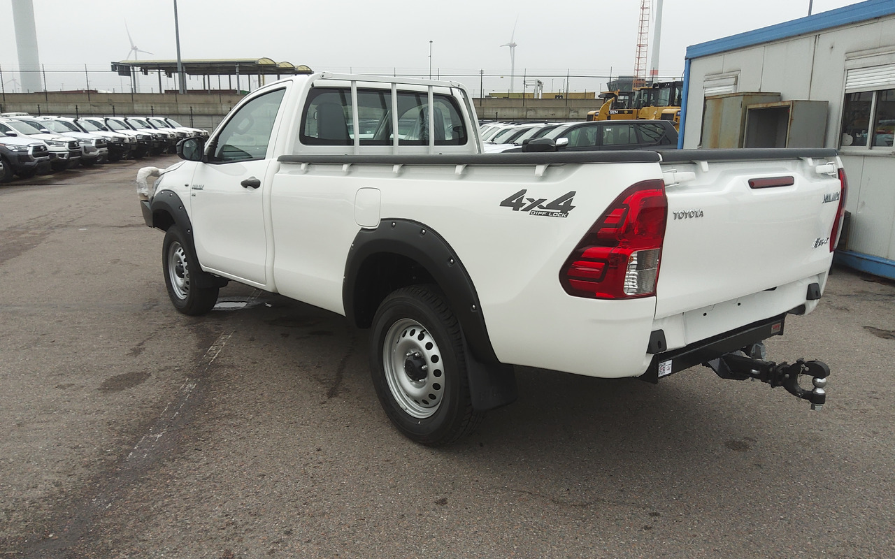 Toyota Hilux / Revo RHD Pick-up single Cab 2.8L Diesel Manual - Pickup truck: picture 4 Toyota Hilux / Revo RHD Pick-up single Cab 2.8L Diesel Manual - Pickup truck: picture 4