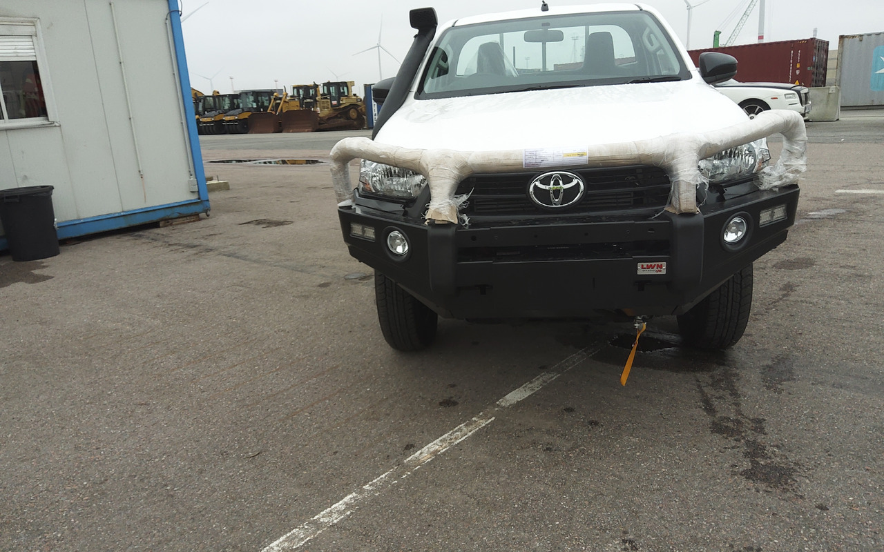 Toyota Hilux / Revo RHD Pick-up single Cab 2.8L Diesel Manual - Pickup truck: picture 2 Toyota Hilux / Revo RHD Pick-up single Cab 2.8L Diesel Manual - Pickup truck: picture 2